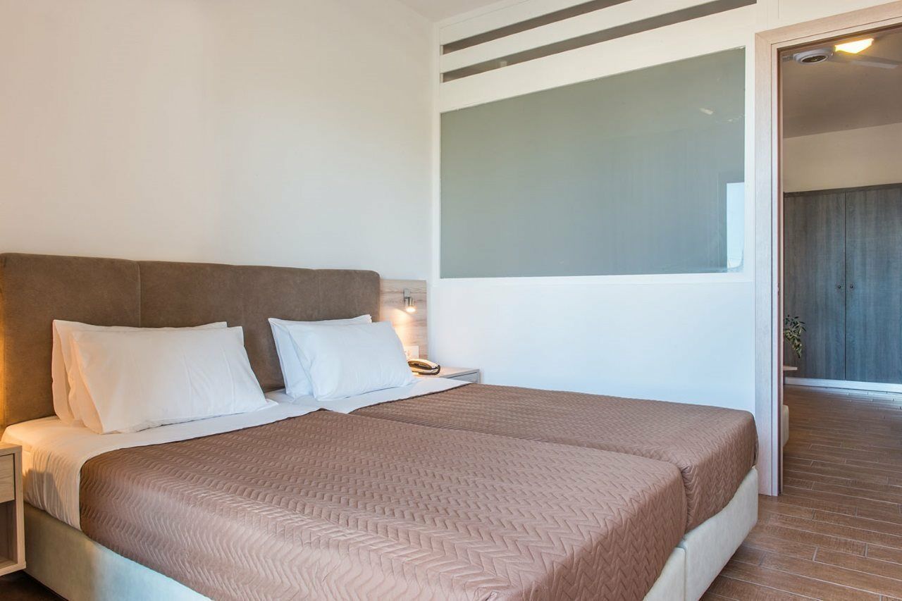 Gerona Mare Apartments Gerani  Luaran gambar